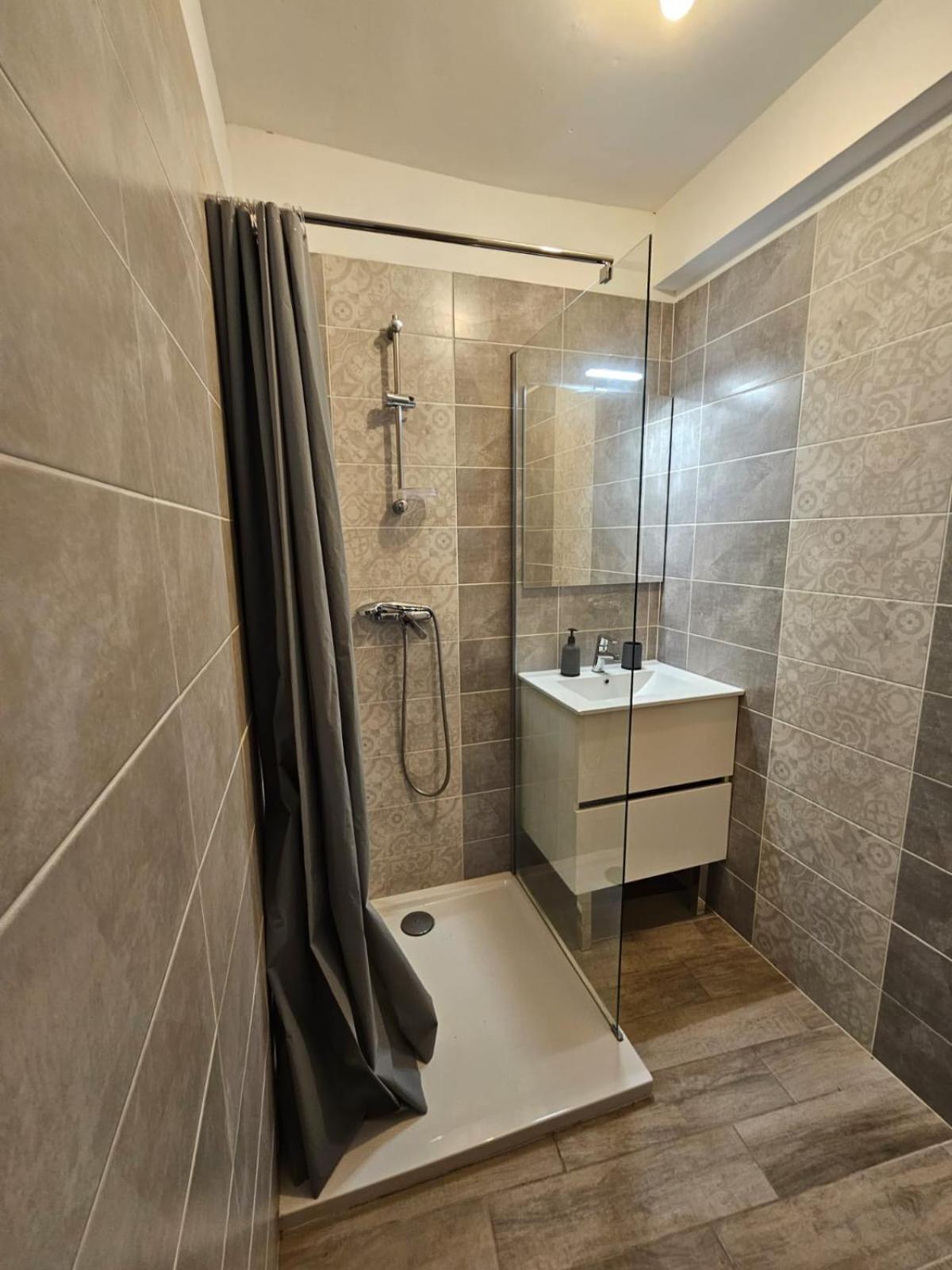 Atlas - Maya Apartment Beziers Bagian luar foto